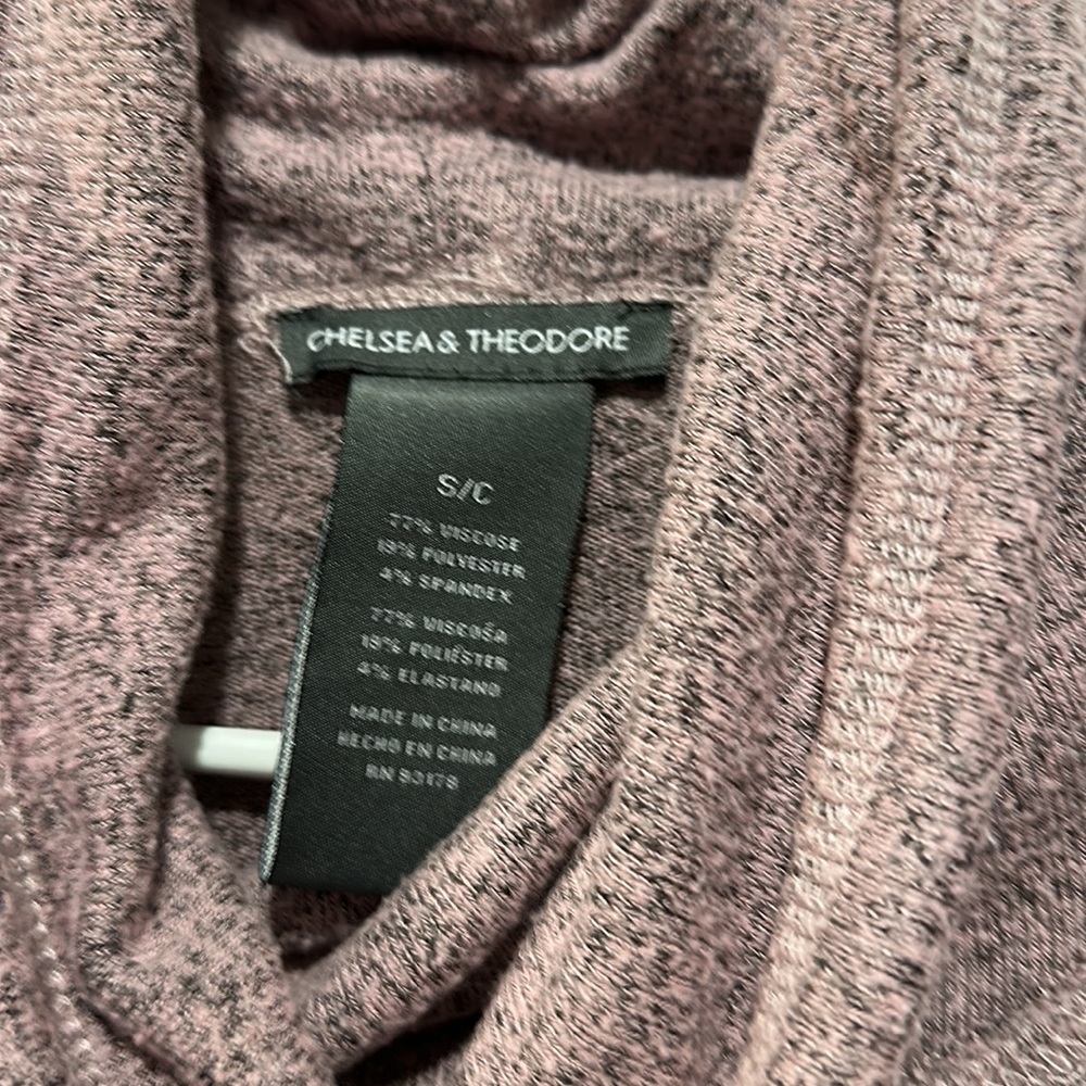 Pink Pullover - Picture 3 of 3